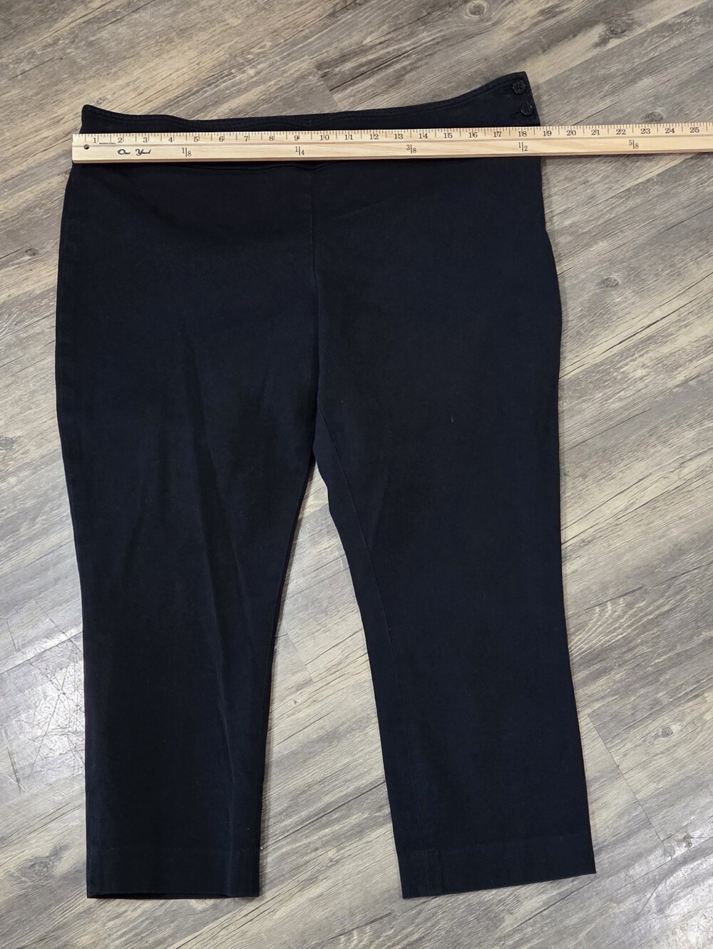 Lauren Ralph Lauren Black Side Button Accent Flat Front Cropped Capri Pants